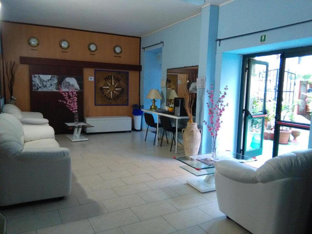Piccolo Hotel Holiday Center Finale Ligure Bagian luar foto