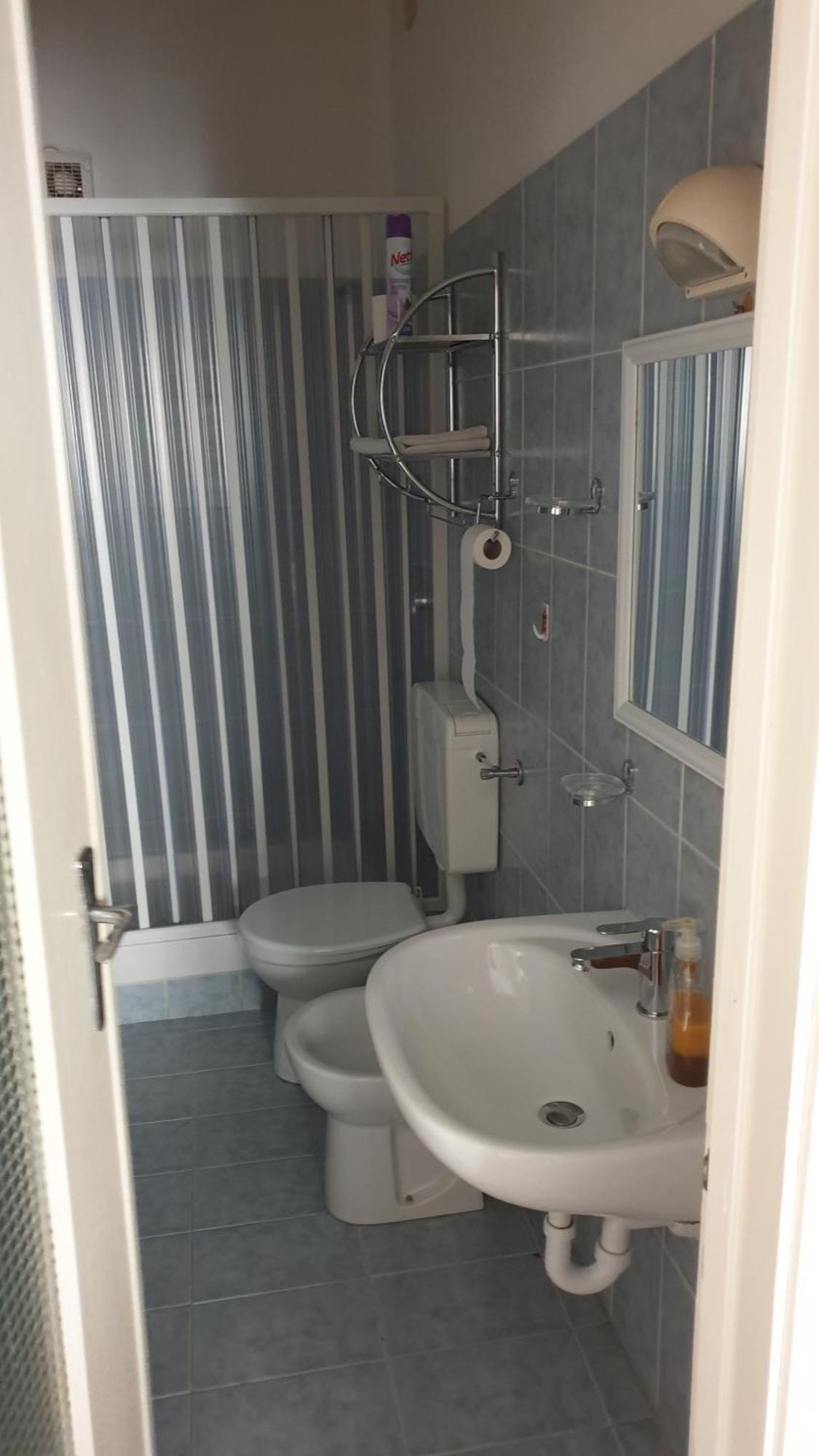 Piccolo Hotel Holiday Center Finale Ligure Bagian luar foto